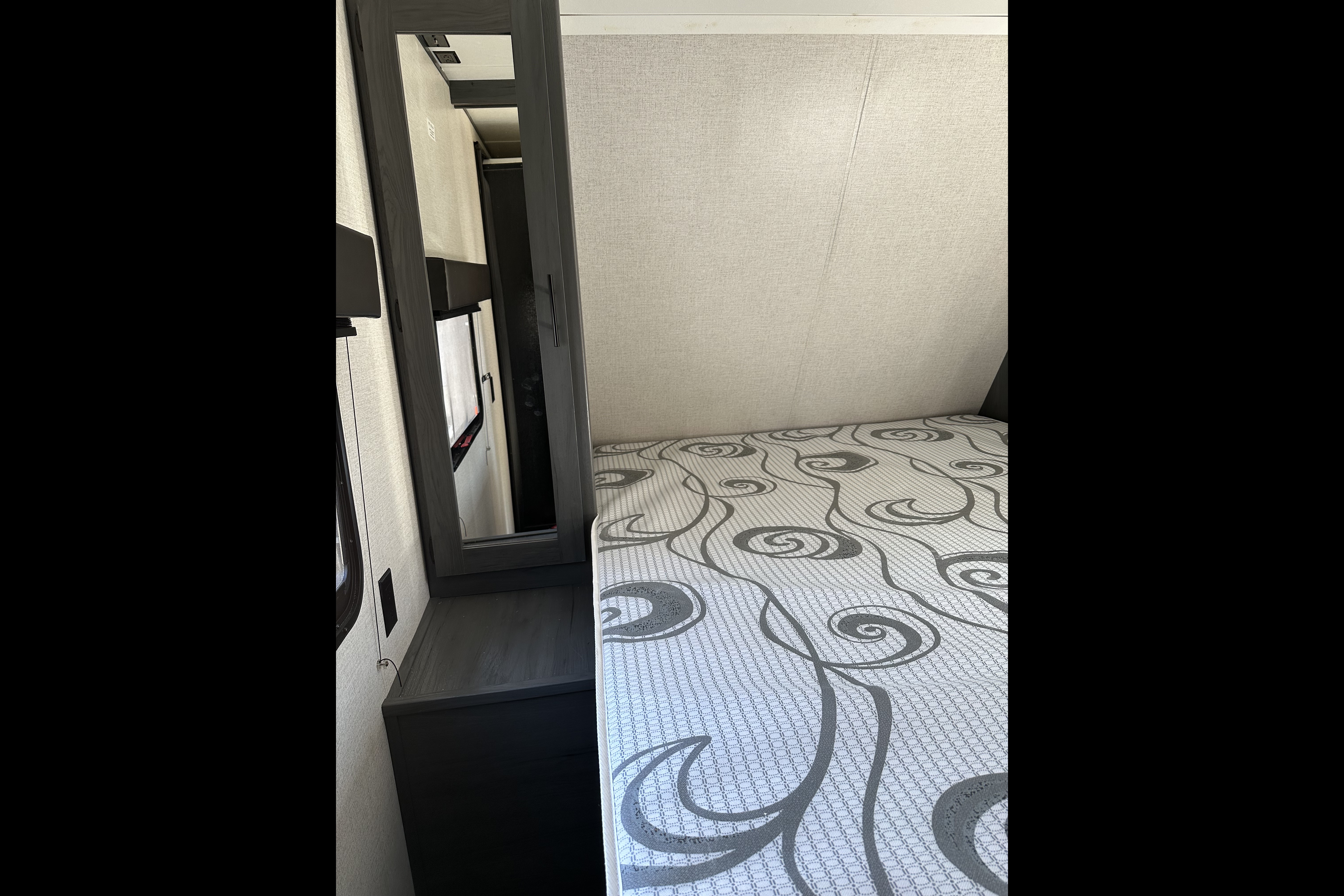 Family Bunkhouse Camper | Sleeps 9 | Fully Stocked | Easy Camping Setup