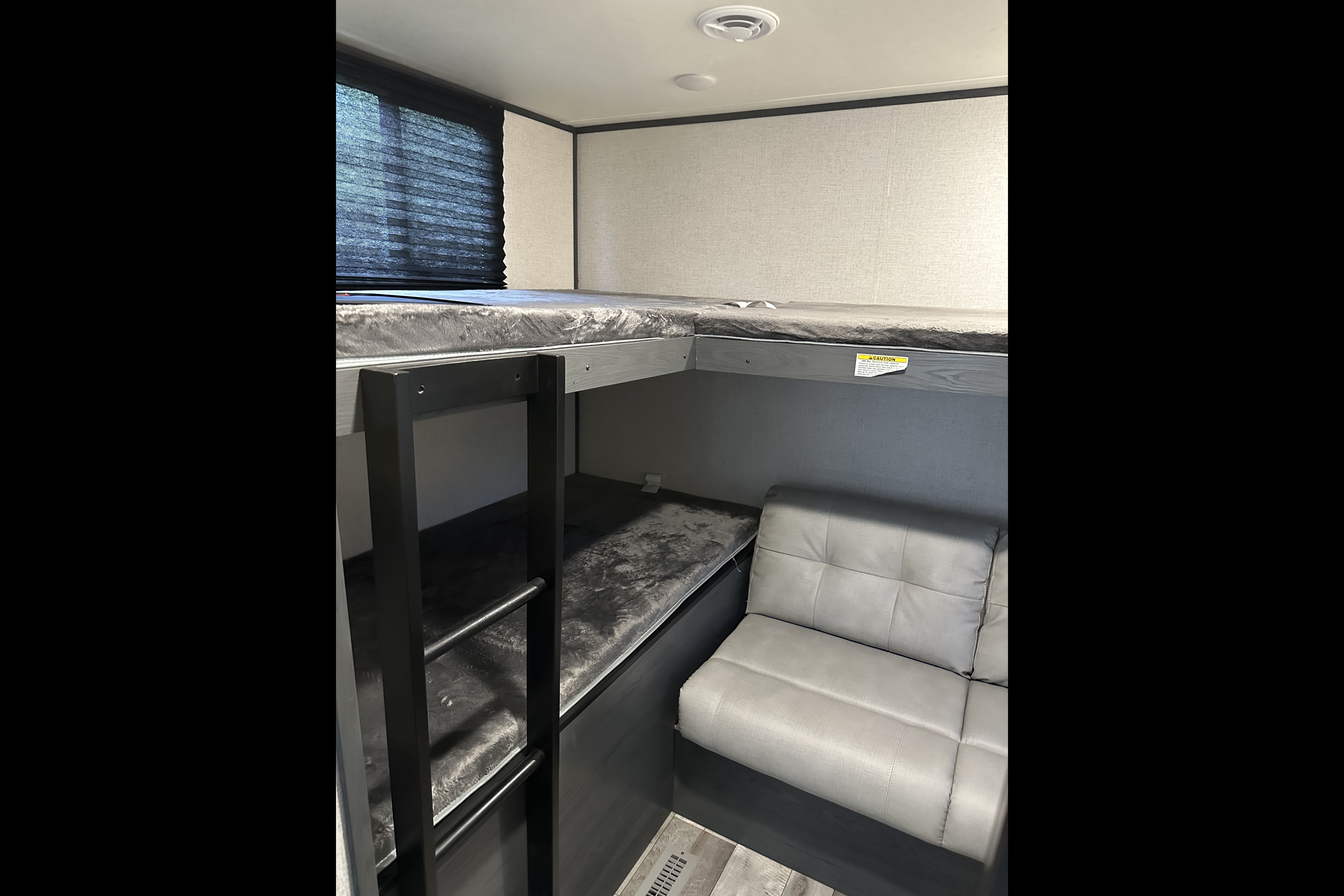 Family Bunkhouse Camper | Sleeps 9 | Fully Stocked | Easy Camping Setup