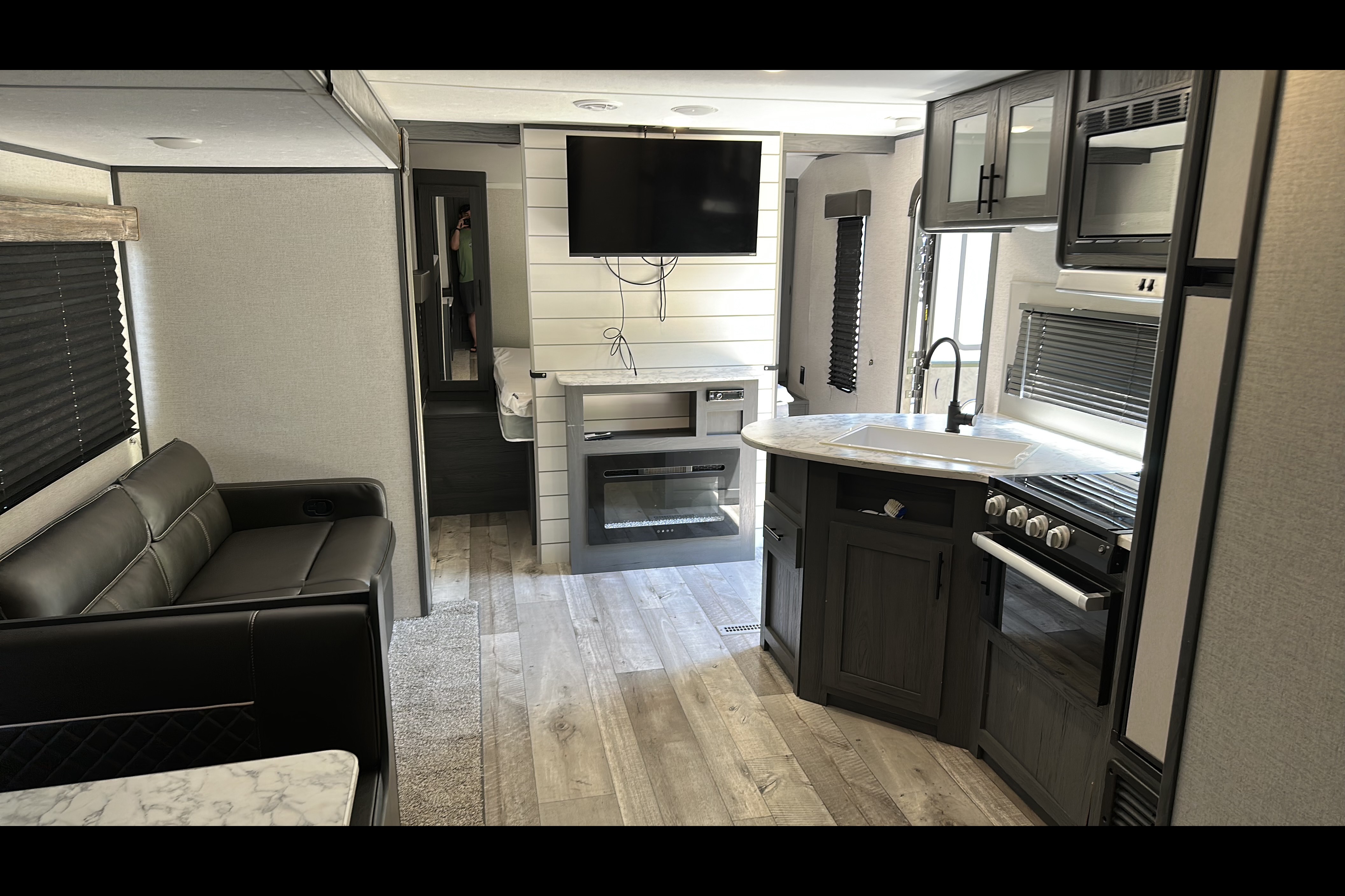 Family Bunkhouse Camper | Sleeps 9 | Fully Stocked | Easy Camping Setup