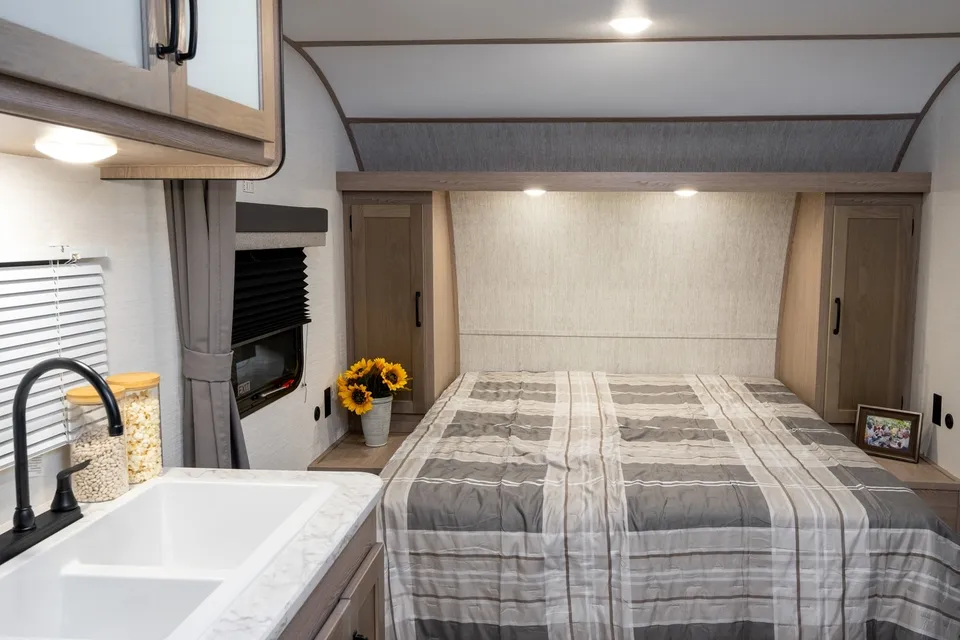 Gulf Stream Kingsport Lite 248bh Travel Trailer