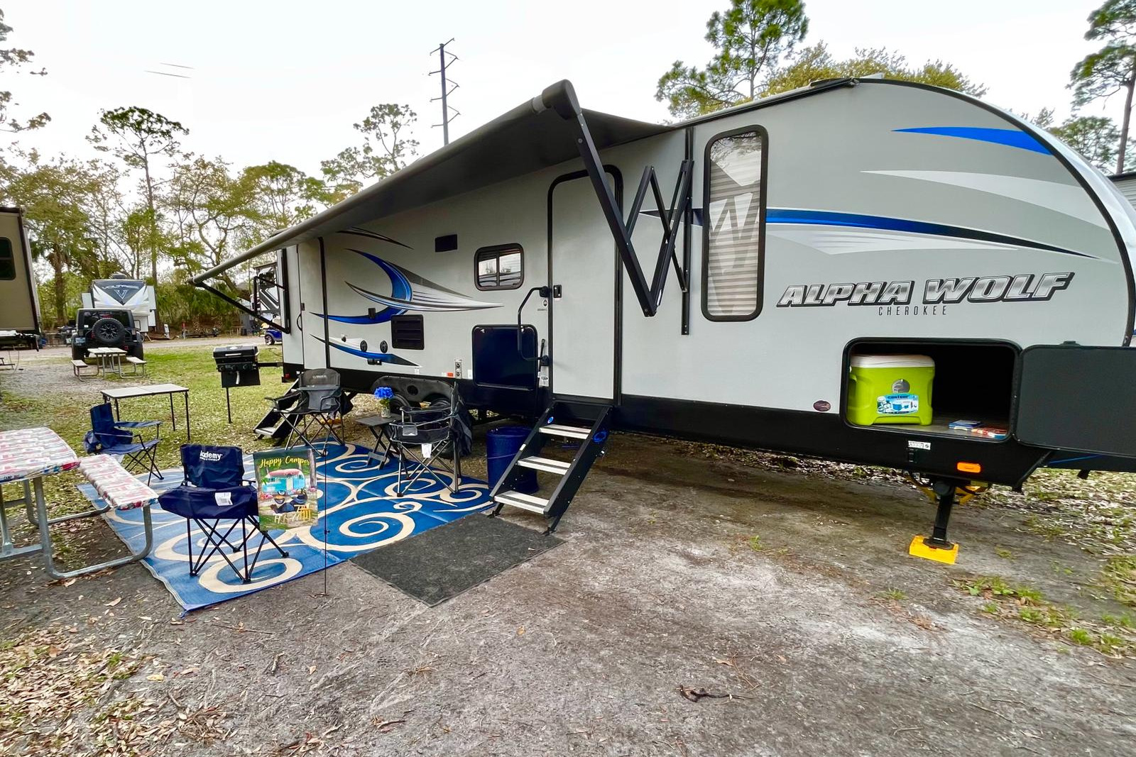 ADVENTURE AWAITS!! FOREST RIVER CHEROKEE ALPHA WOLF Travel Trailer