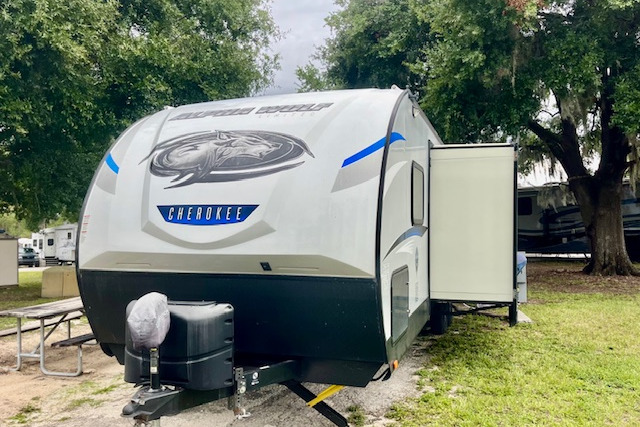 ADVENTURE AWAITS!! FOREST RIVER CHEROKEE ALPHA WOLF Travel Trailer