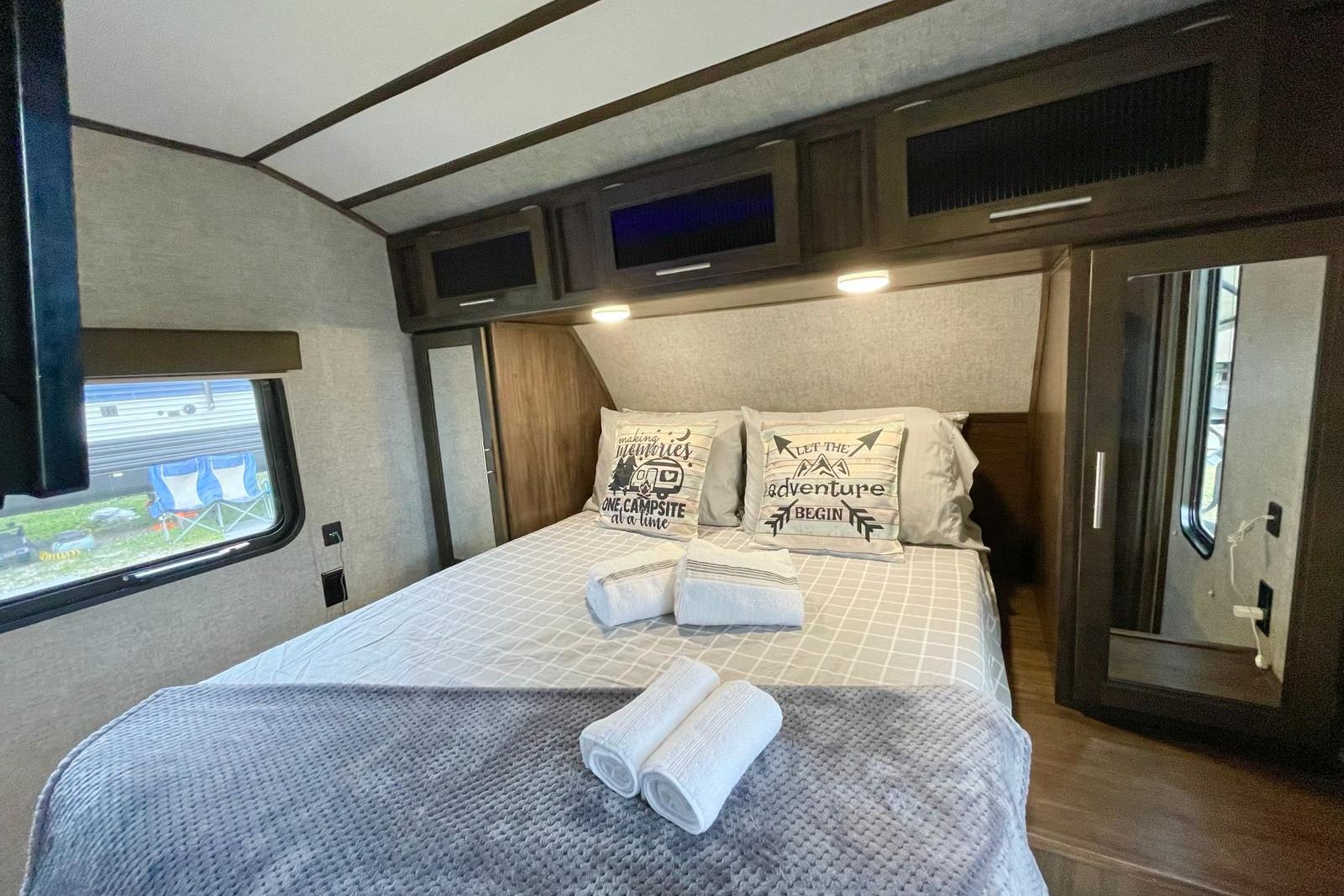 ADVENTURE AWAITS!! FOREST RIVER CHEROKEE ALPHA WOLF Travel Trailer