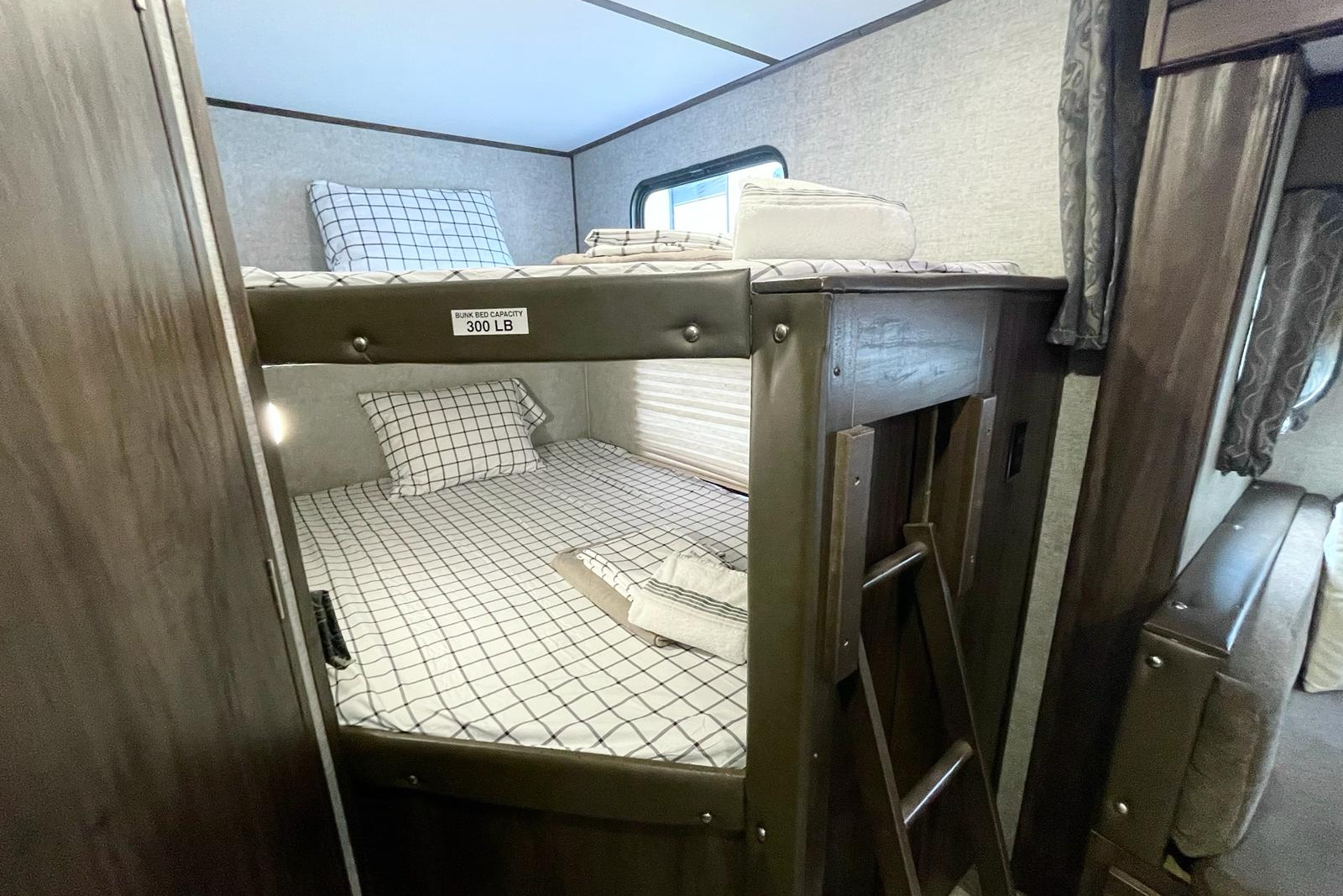 ADVENTURE AWAITS!! FOREST RIVER CHEROKEE ALPHA WOLF Travel Trailer