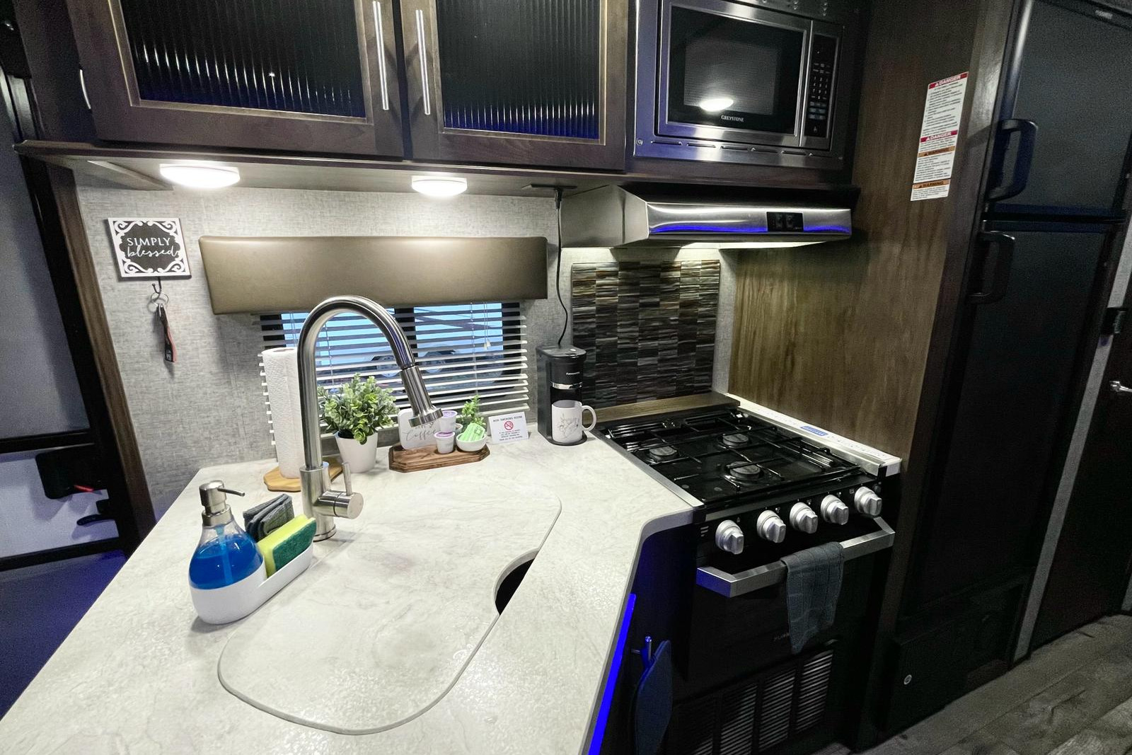 ADVENTURE AWAITS!! FOREST RIVER CHEROKEE ALPHA WOLF Travel Trailer