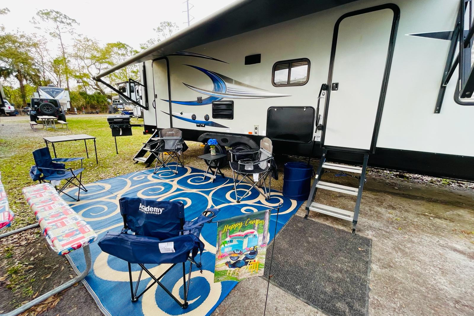 ADVENTURE AWAITS!! FOREST RIVER CHEROKEE ALPHA WOLF Travel Trailer