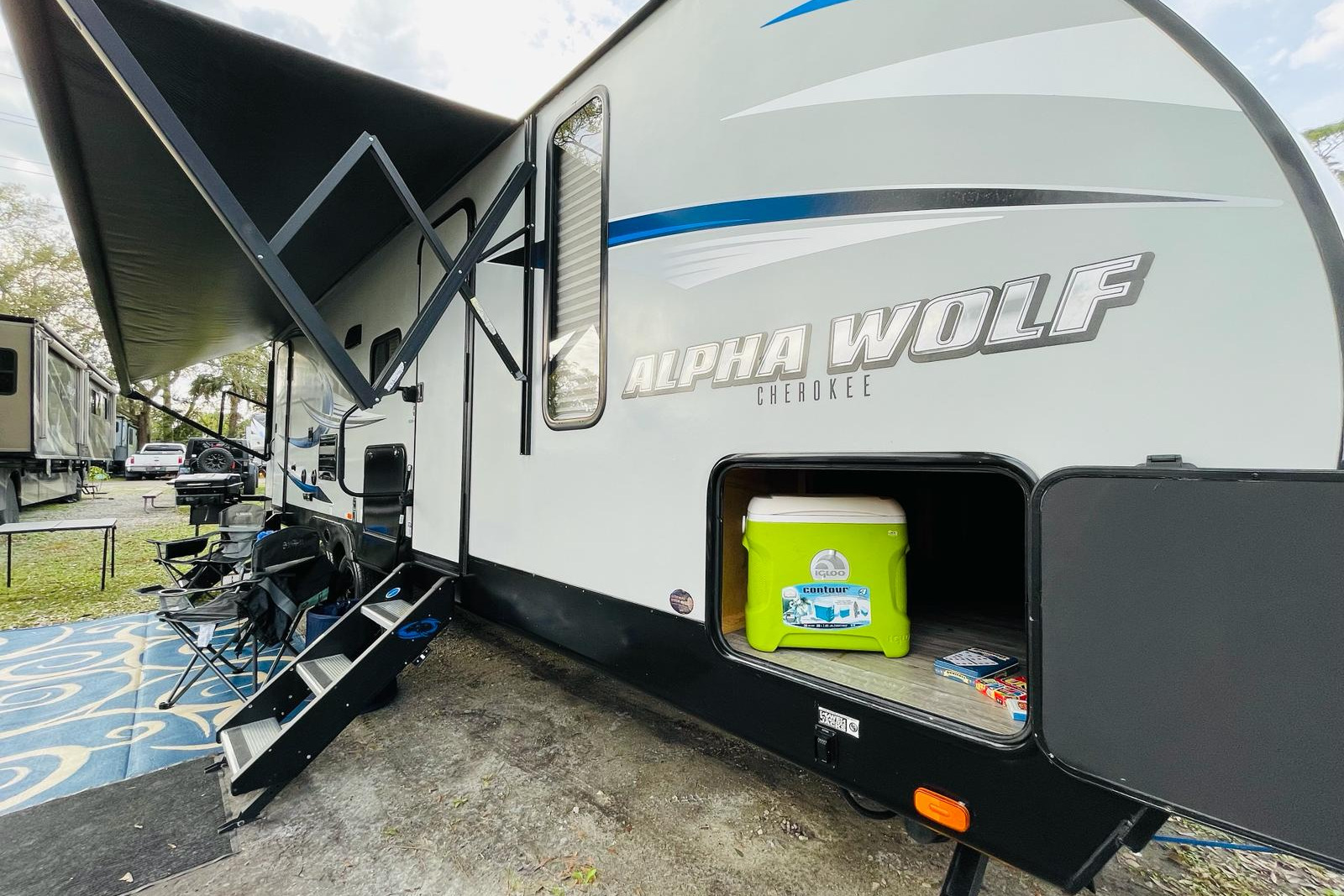 ADVENTURE AWAITS!! FOREST RIVER CHEROKEE ALPHA WOLF Travel Trailer