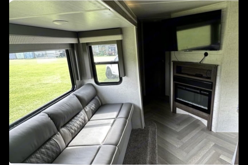 (Delivery ONLY) Andy's 10 Sleeper Forest River Wildwood Travel Trailer