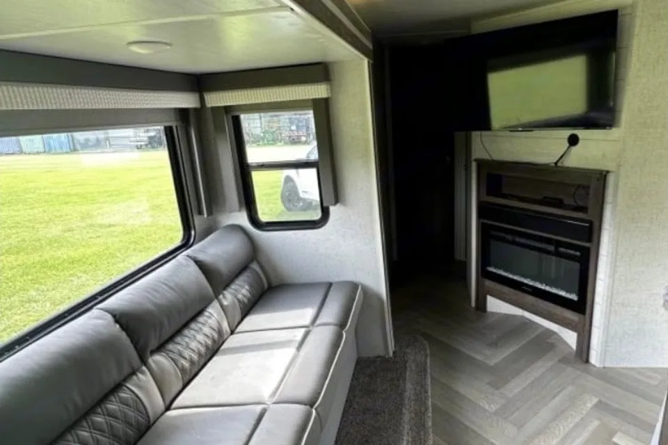 (Delivery ONLY) Andy's 10 Sleeper Forest River Wildwood Travel Trailer