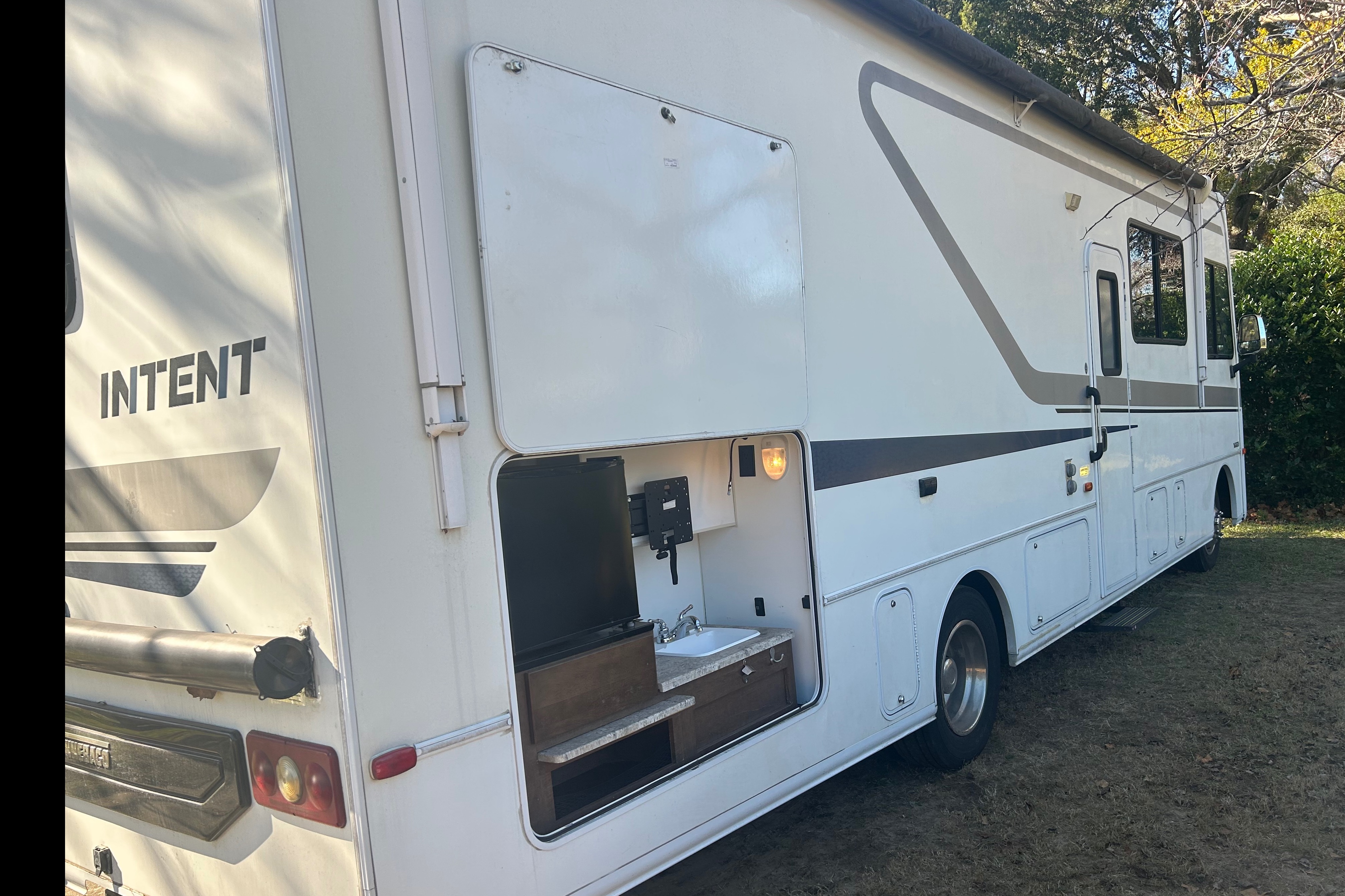 31 foot class A great for group travel or family’s with kids