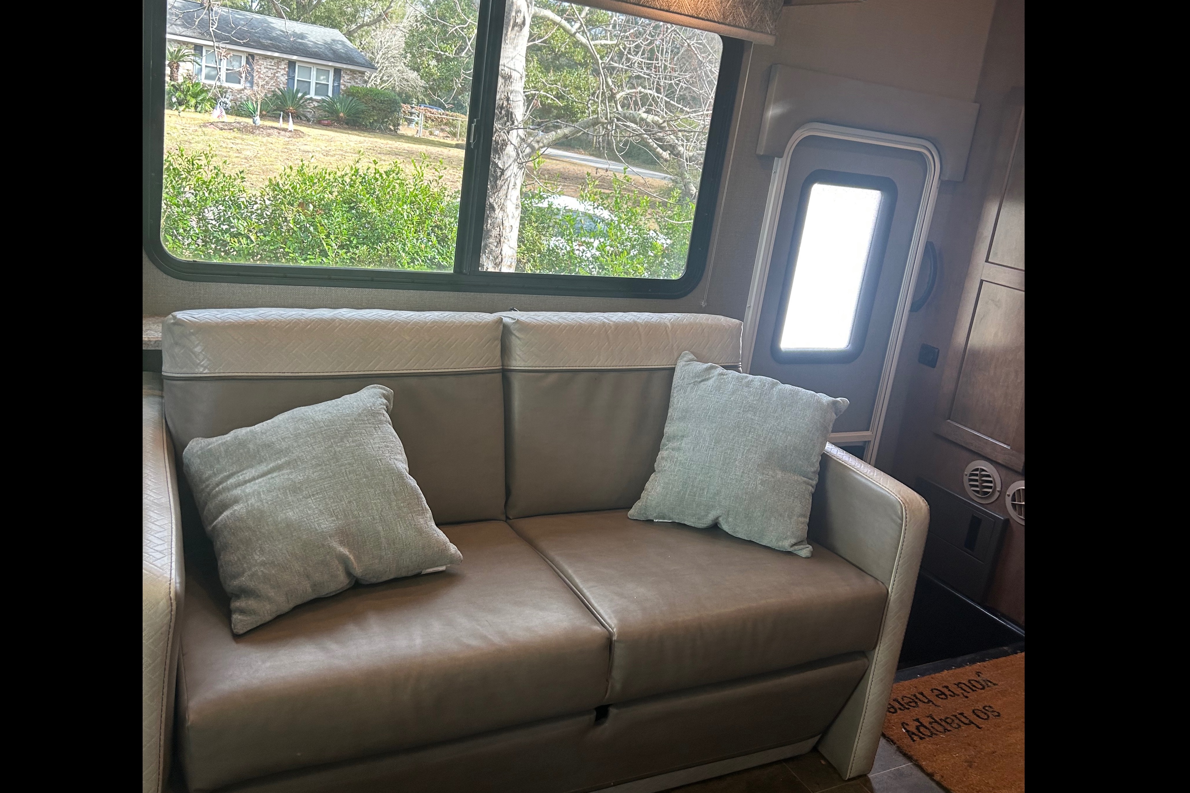 31 foot class A great for group travel or family’s with kids