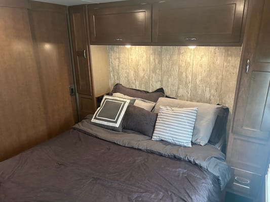 31 foot class A great for group travel or family’s with kids