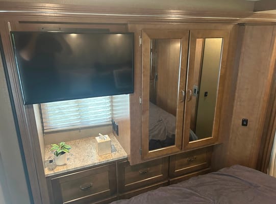 31 foot class A great for group travel or family’s with kids