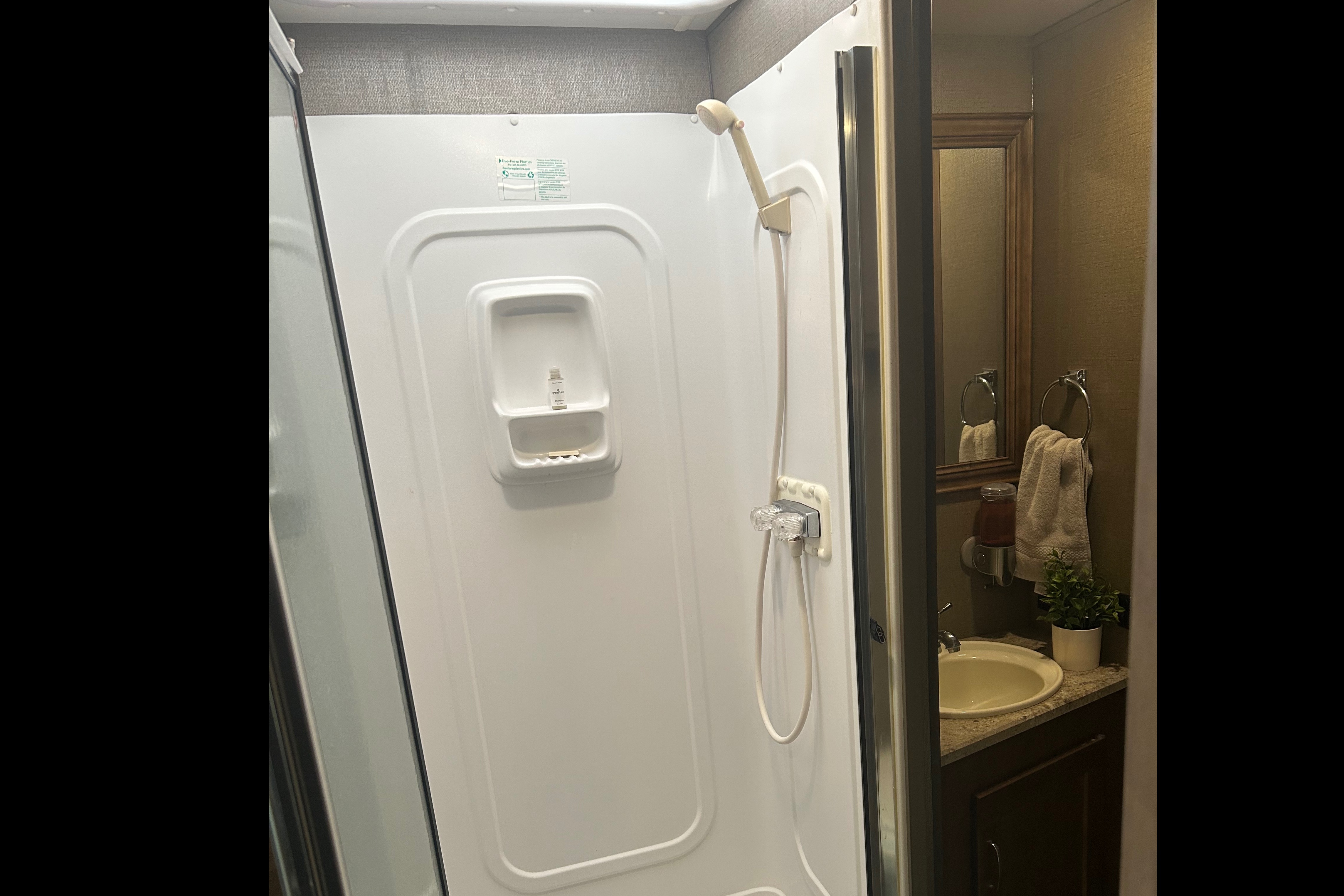 31 foot class A great for group travel or family’s with kids