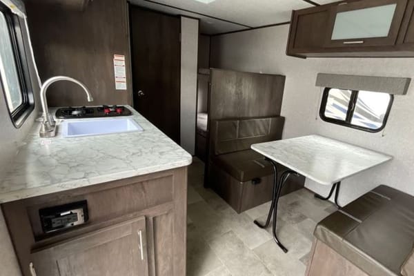 Lin's Light Weight Coleman17B Travel Trailer