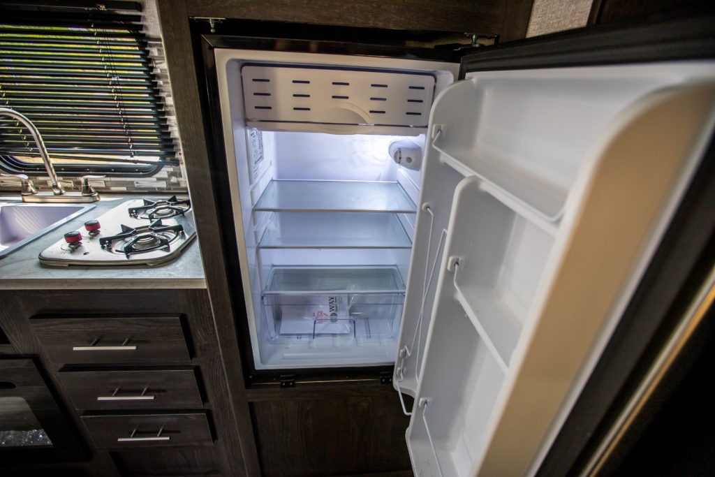 Lin's Light Weight Coleman17B Travel Trailer