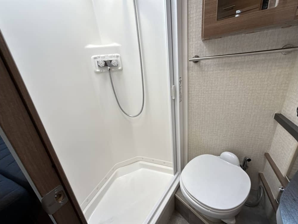 Top Notch Rv - Mercedes Benz Atasca Navion 24v 26'