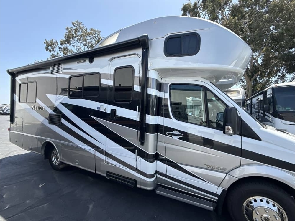 Top Notch Rv - Mercedes Benz Atasca Navion 24v 26'