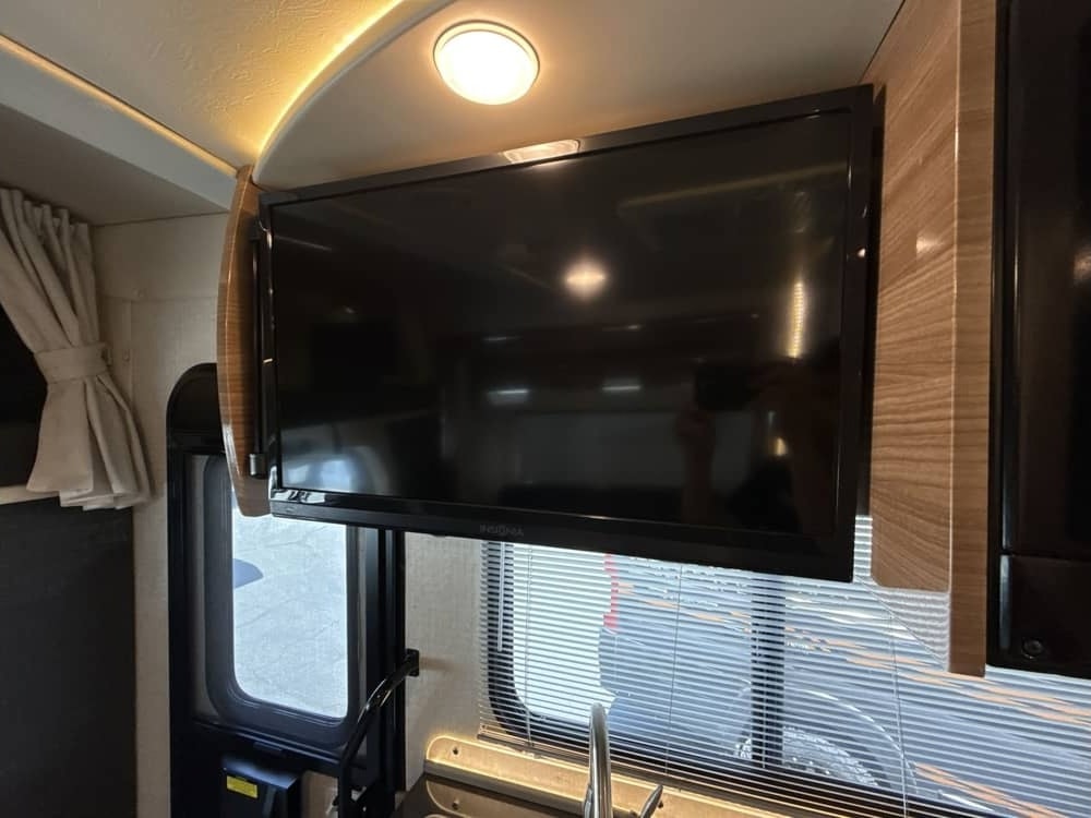 Top Notch Rv - Mercedes Benz Atasca Navion 24v 26'