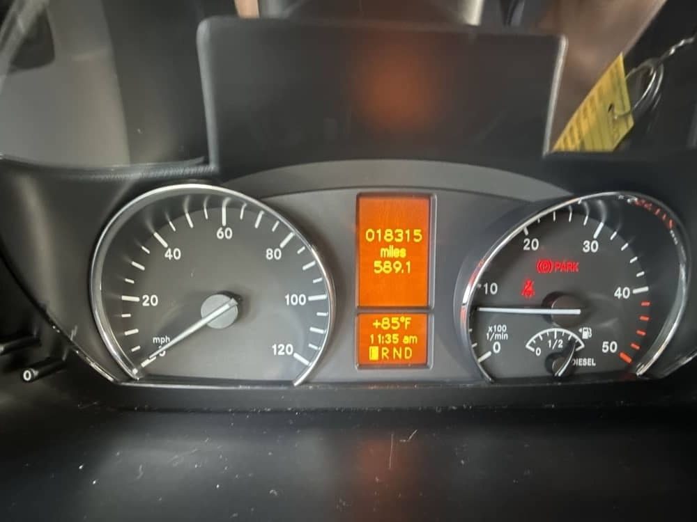 Top Notch Rv - Mercedes Benz Atasca Navion 24v 26'