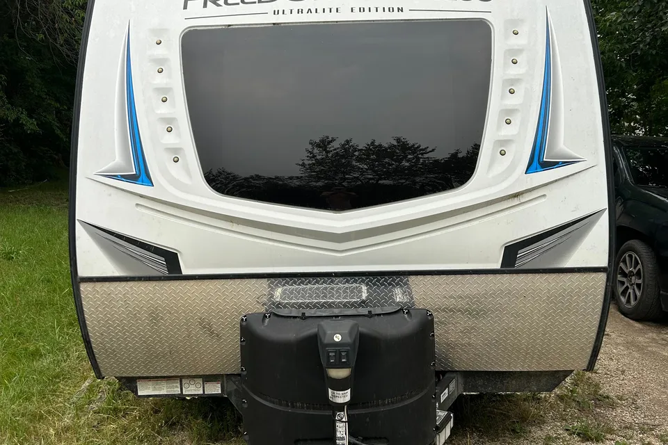 Len’s Coachmen Freedom Express Travel Trailer