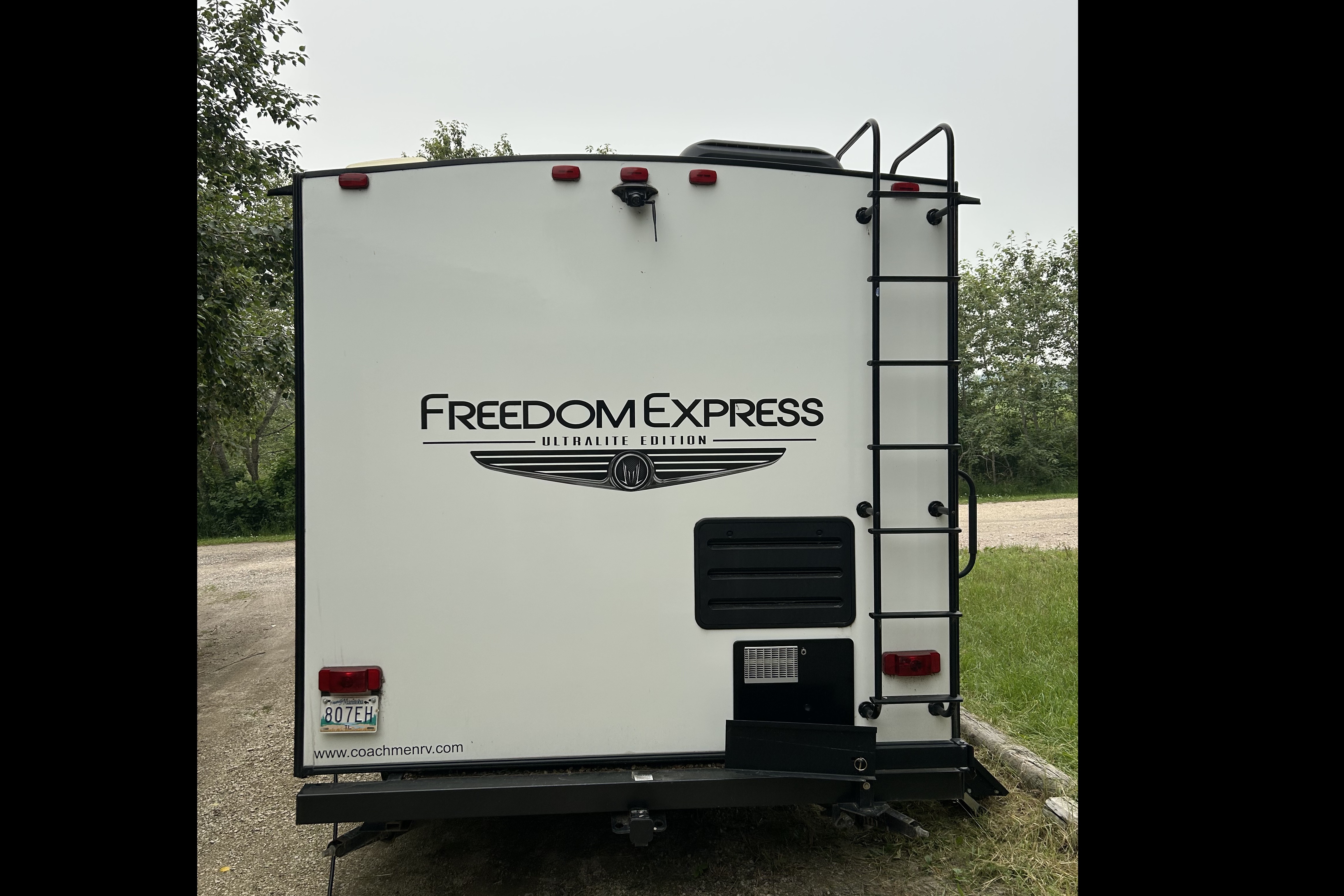 Len’s Coachmen Freedom Express Travel Trailer