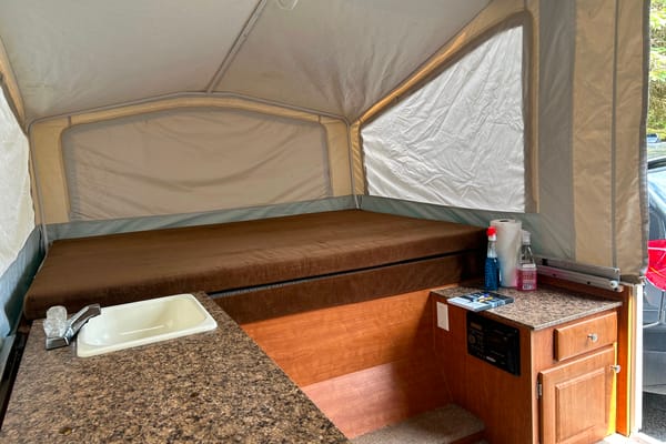 JAKUB's Starcraft 816 Tent Trailer