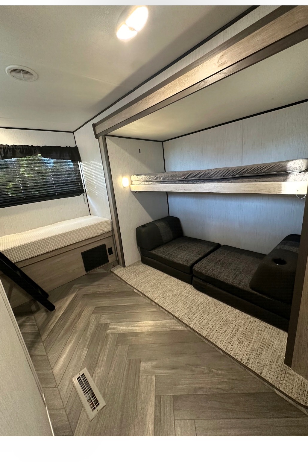 Sergei's Heartland Prowler 320 BH Travel Trailer