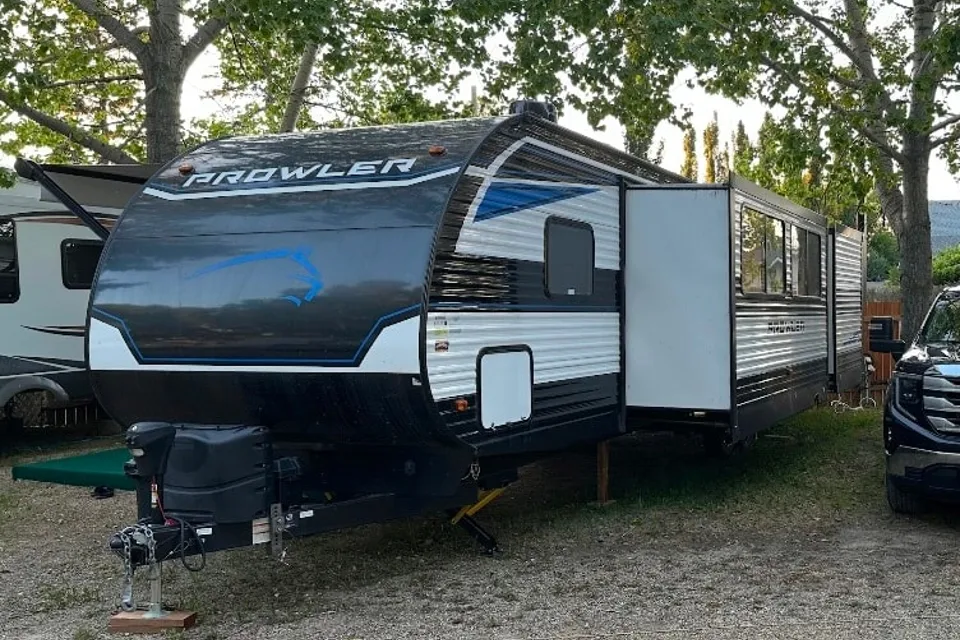 Sergei's Heartland Prowler 320 BH Travel Trailer