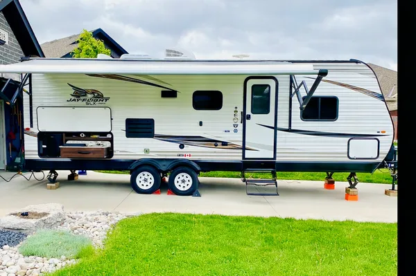 The Glamper Camper