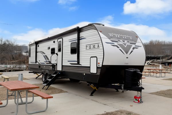 Say hello to "Gratitude"! Our 22 Palomino Puma 32RBF 2-QUEEN! Located near Table Rock Lake, Branson Missouri & Lake Of The Ozarks