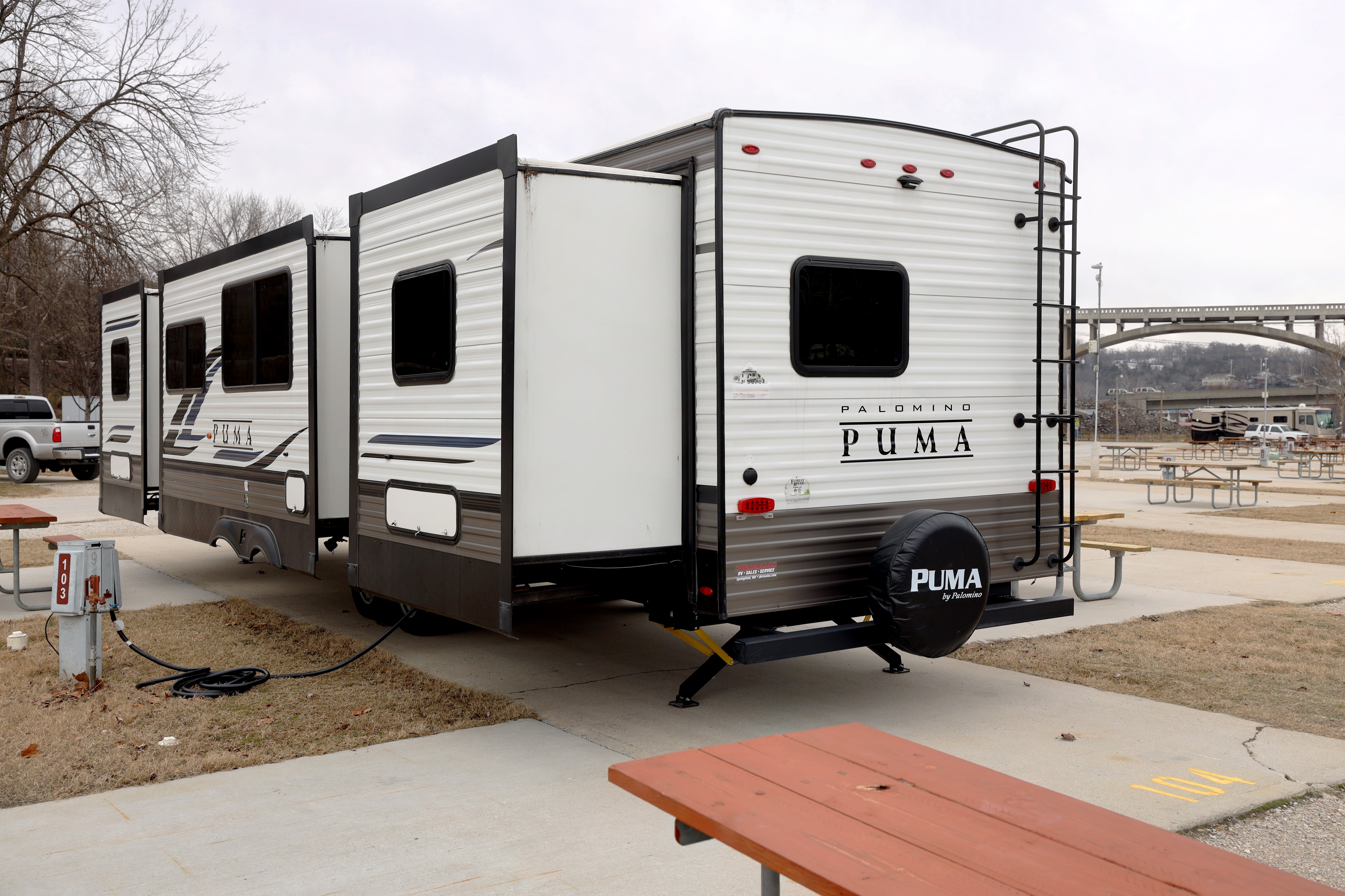 Say hello to "Gratitude"! Our 22 Palomino Puma 32RBF 2-QUEEN! Located near Table Rock Lake, Branson Missouri & Lake Of The Ozarks