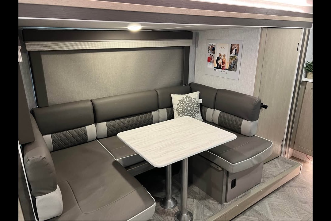 Family Bunkhouse Forest River Wildwood X-Lite 240BHXL