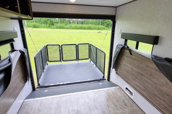 Gerry's Dutchmen Aspen Trail 3251TH Toy Hauler