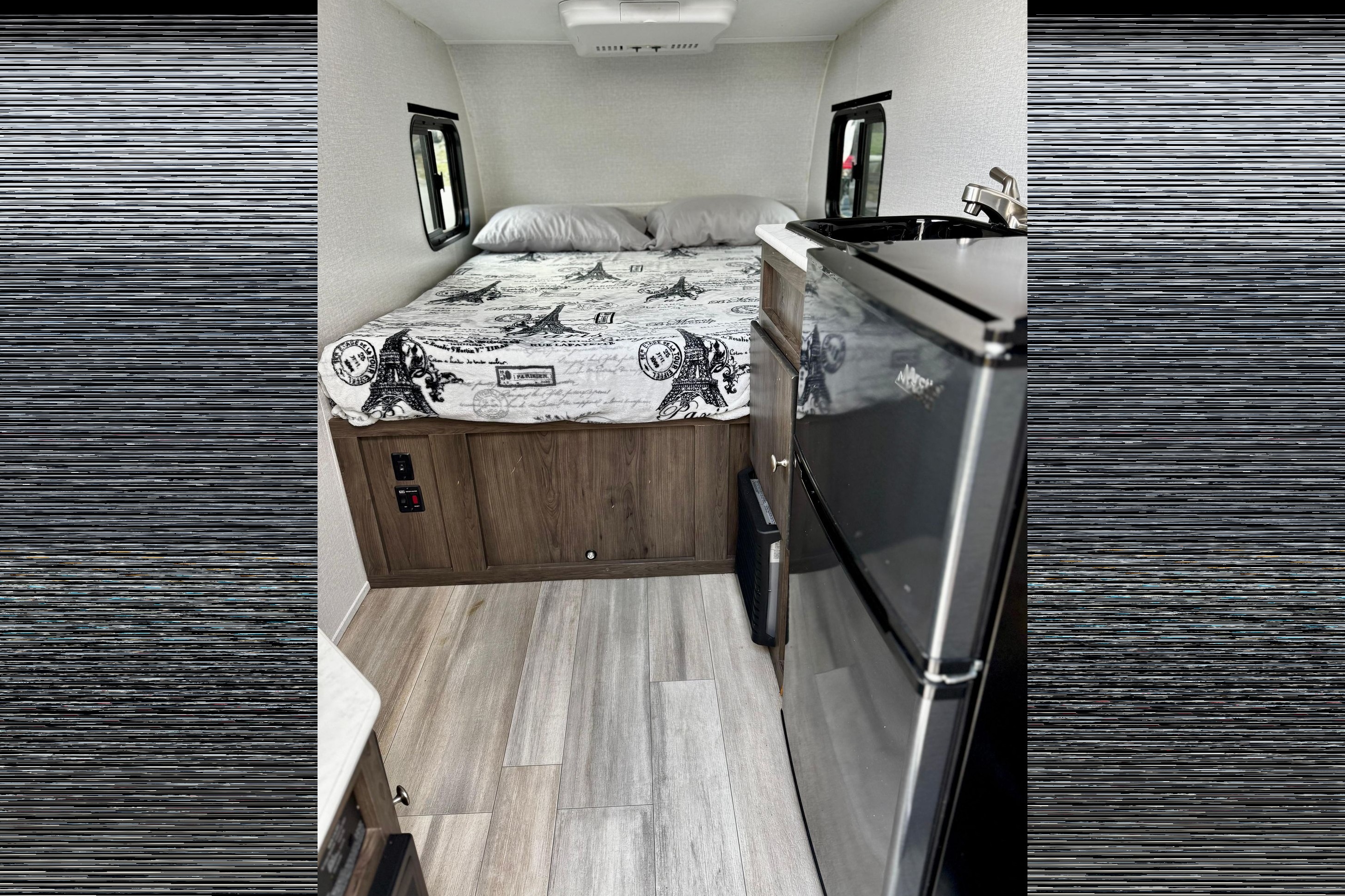 Diego's Coachmen viking 9.0 Travel Trailer