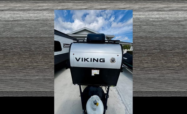 Diego's Coachmen viking 9.0 Travel Trailer