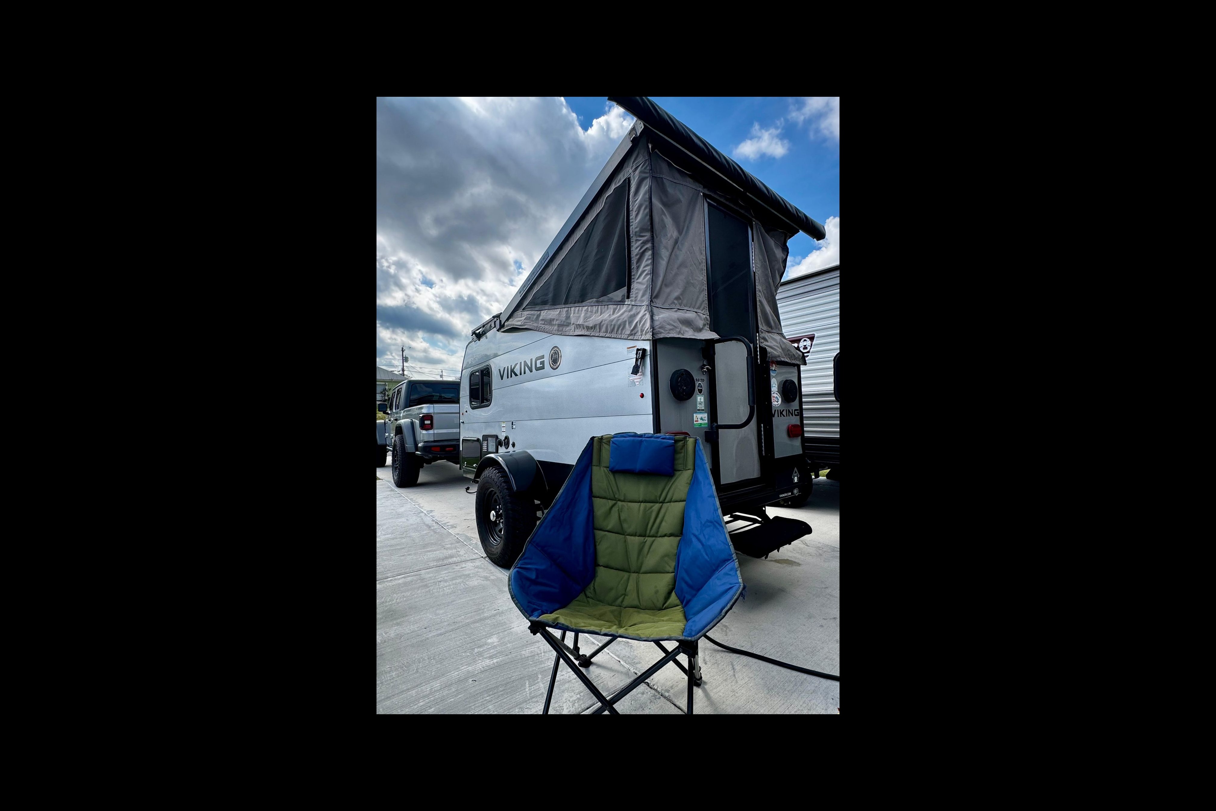 Diego's Coachmen viking 9.0 Travel Trailer