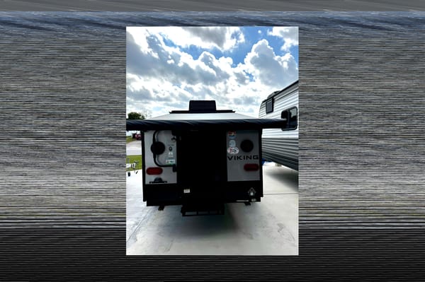 Diego's Coachmen viking 9.0 Travel Trailer