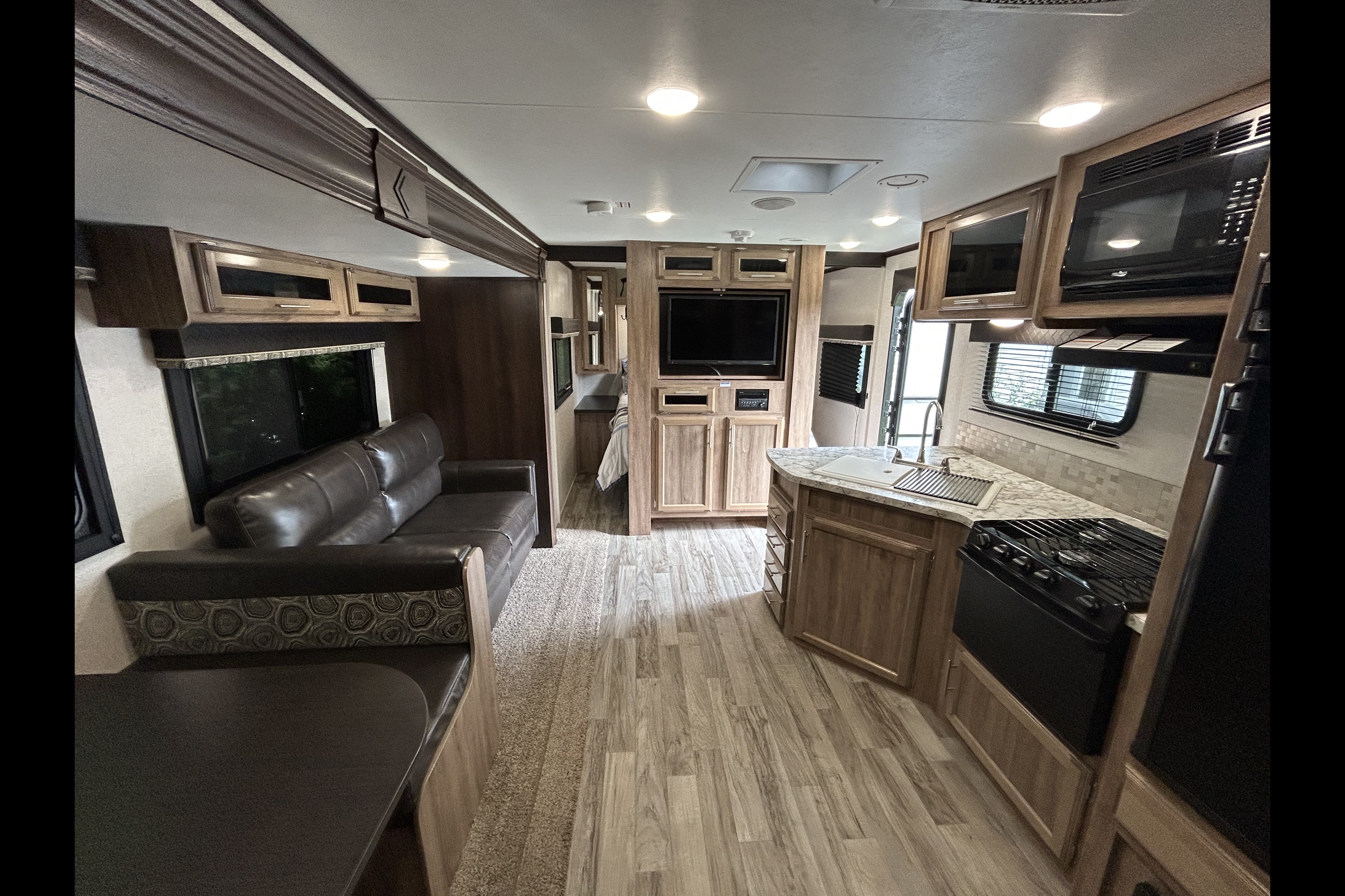 Darby's Jayco JayFeather 25BH Travel Trailer