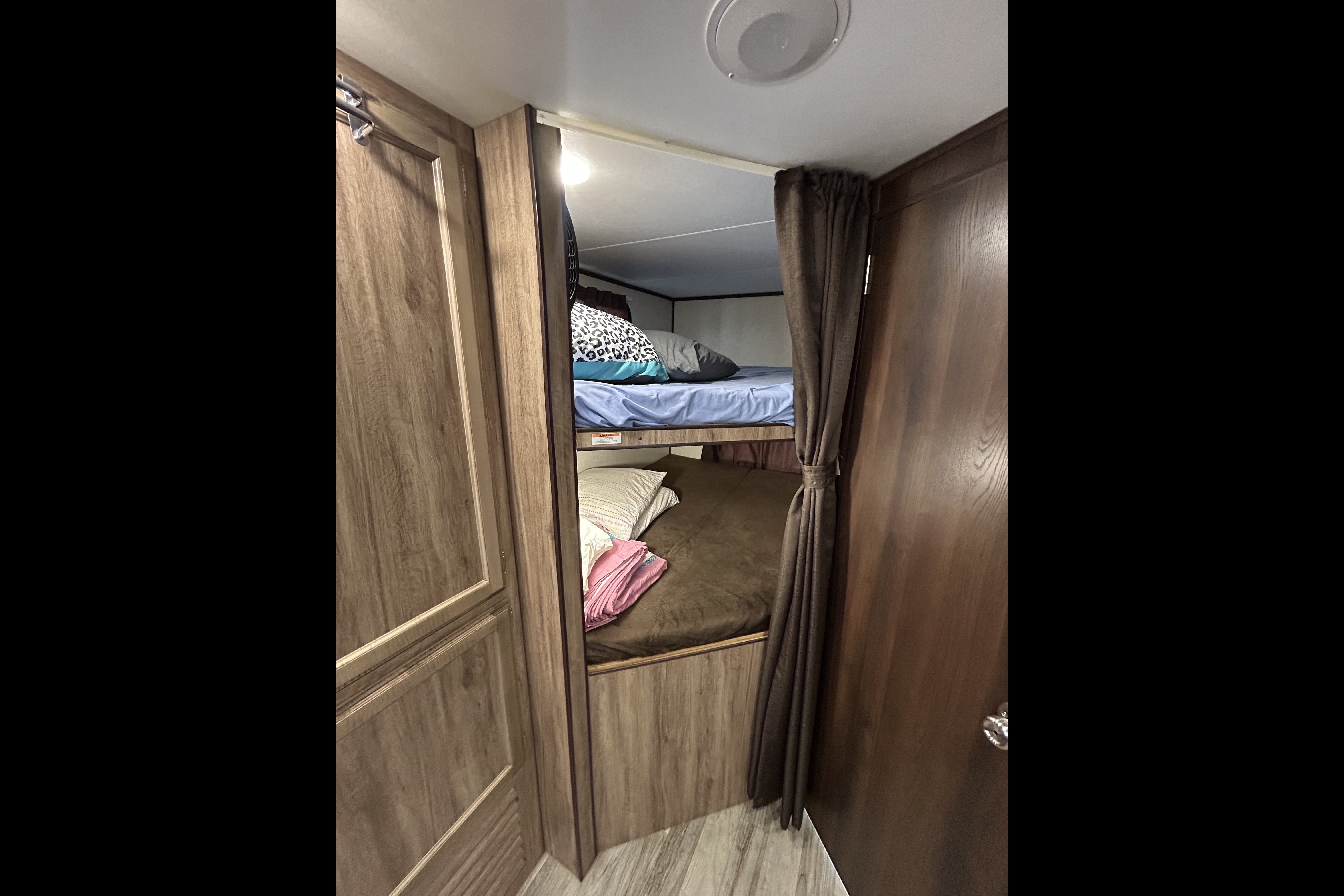 Darby's Jayco JayFeather 25BH Travel Trailer