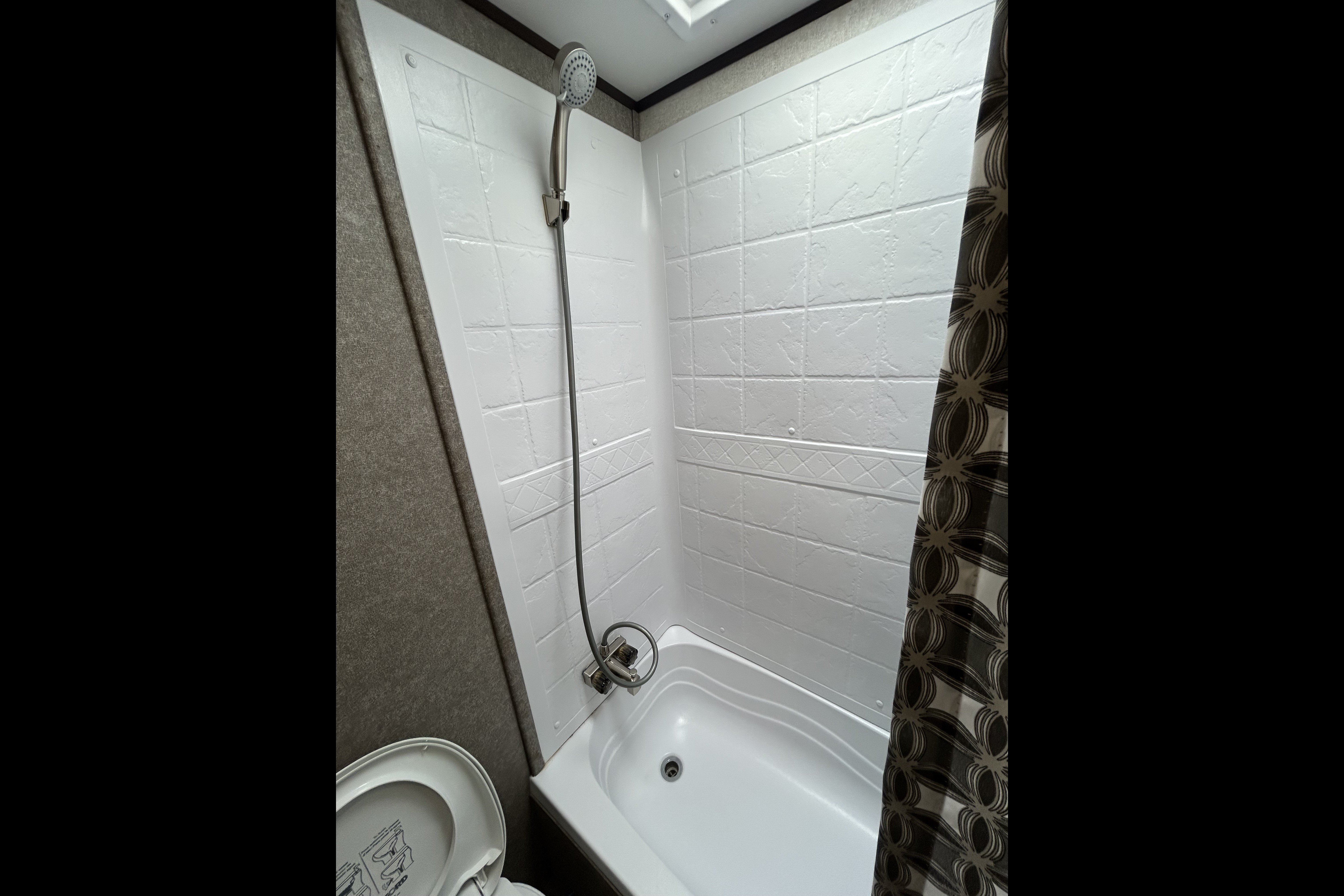 Darby's Jayco JayFeather 25BH Travel Trailer