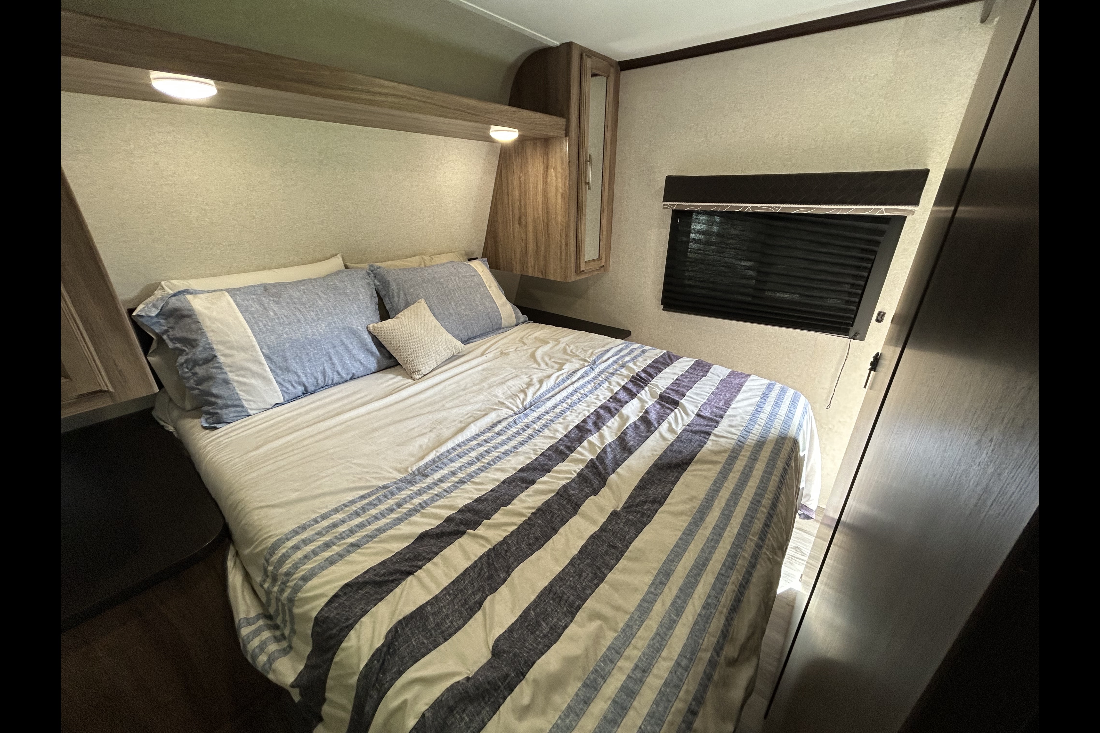 Darby's Jayco JayFeather 25BH Travel Trailer