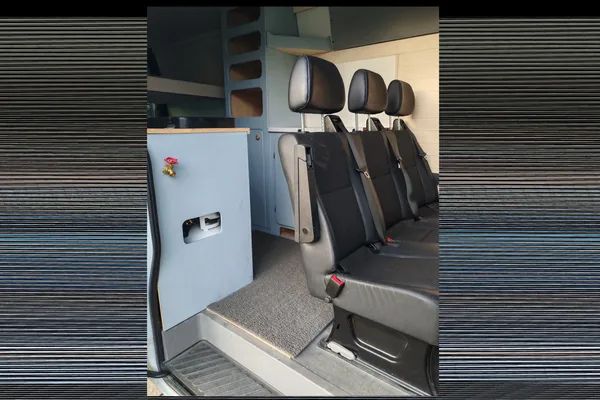 Chao's Mercedes-Benz sprinter 2500 Class B