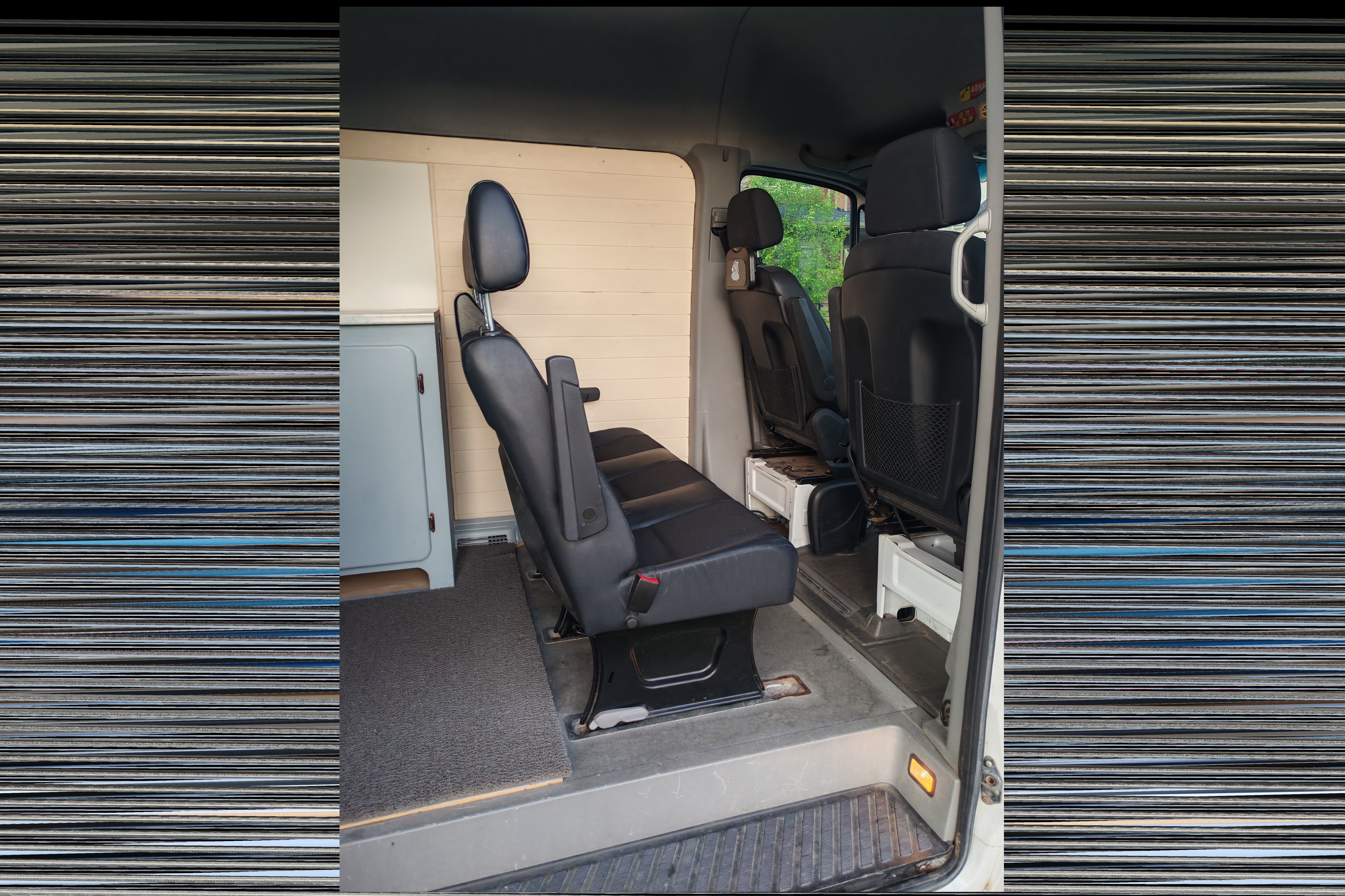 Chao's Mercedes-Benz sprinter 2500 Class B