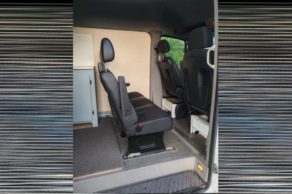 Chao's Mercedes-Benz sprinter 2500 Class B