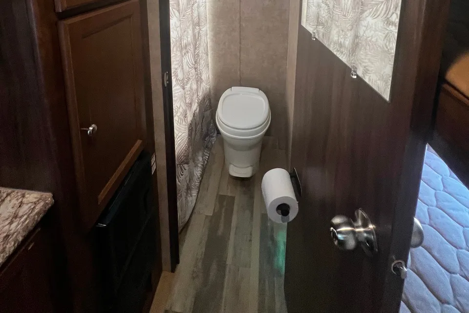 The Family Camper (Free Napa or Sonoma Pick up)