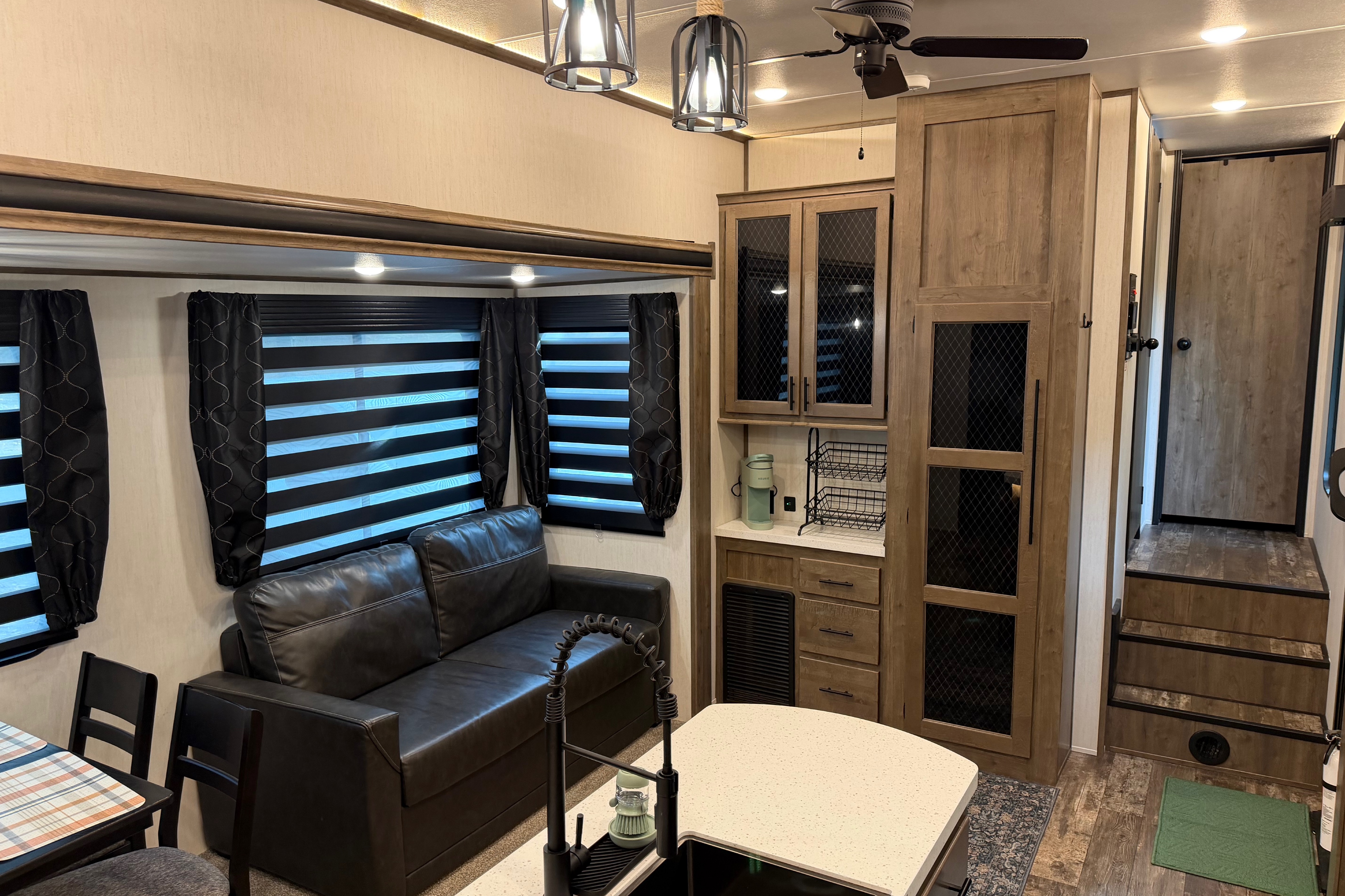 Inn at the Woods: Forest River Sabre 38 DBQ Fifth Wheel