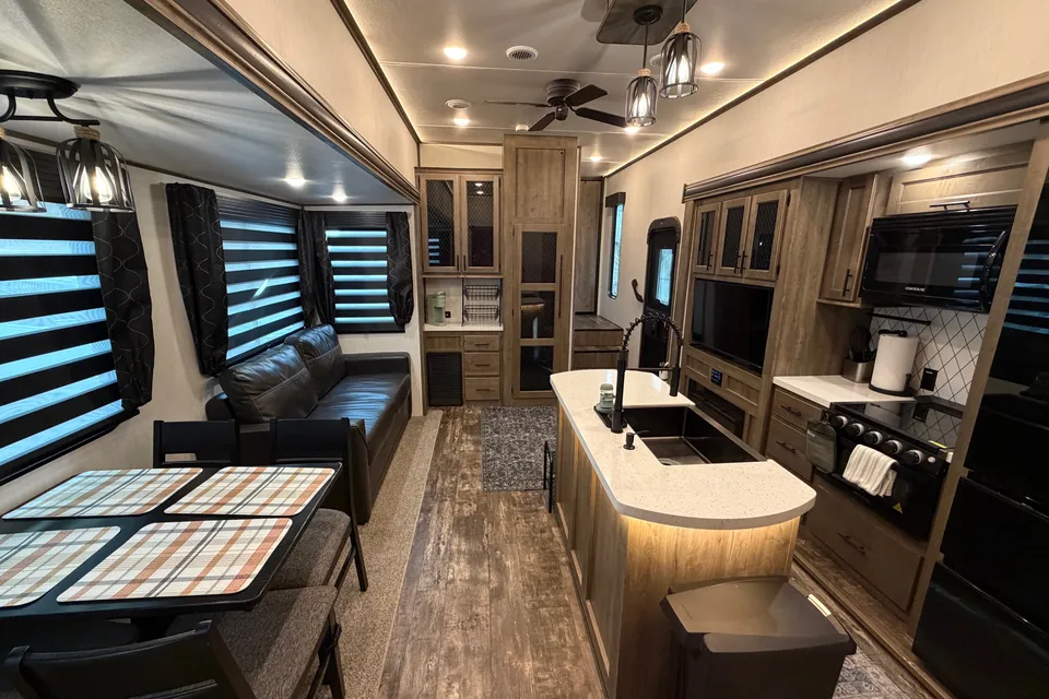 Inn at the Woods: Forest River Sabre 38 DBQ Fifth Wheel