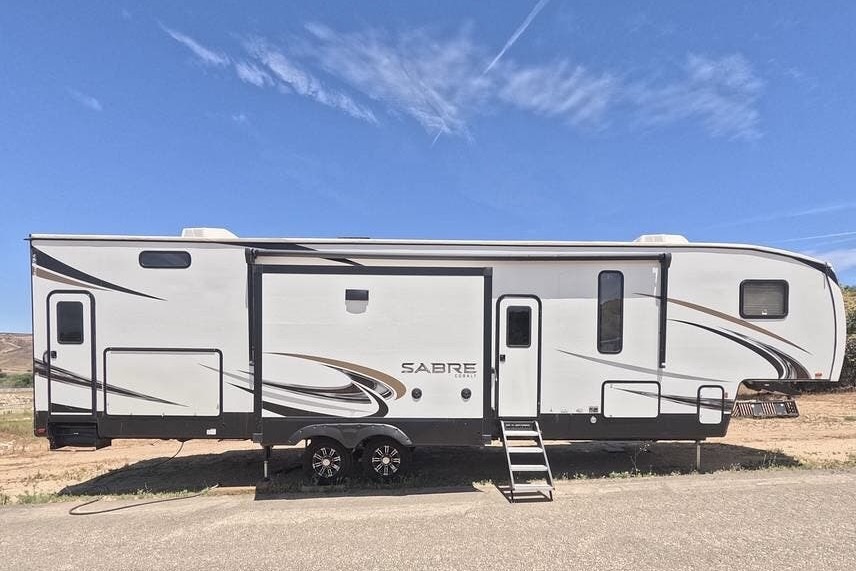 Inn at the Woods: Forest River Sabre 38 DBQ Fifth Wheel