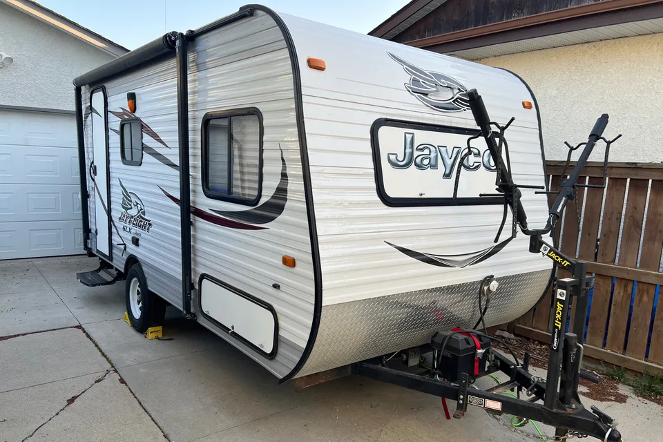 Jayco Jay Flight – Sleeps 4, SUV Towable!